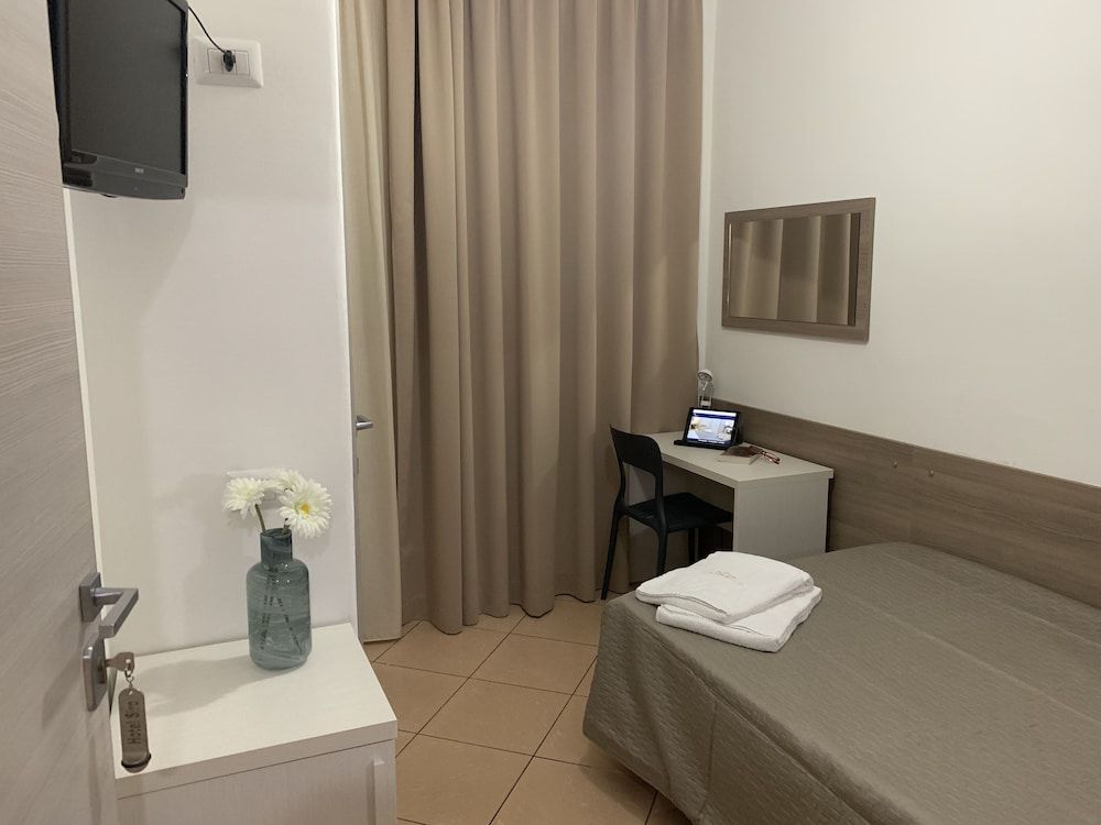 Hotel Siro Single Room 6