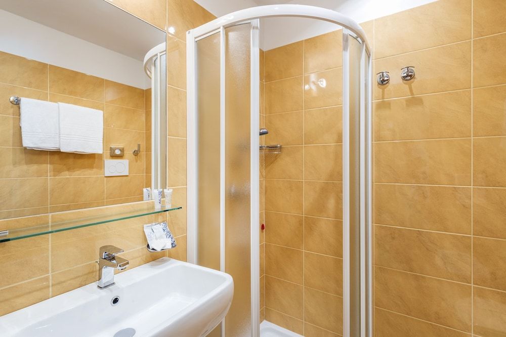 undefined Hotel Ascot 5