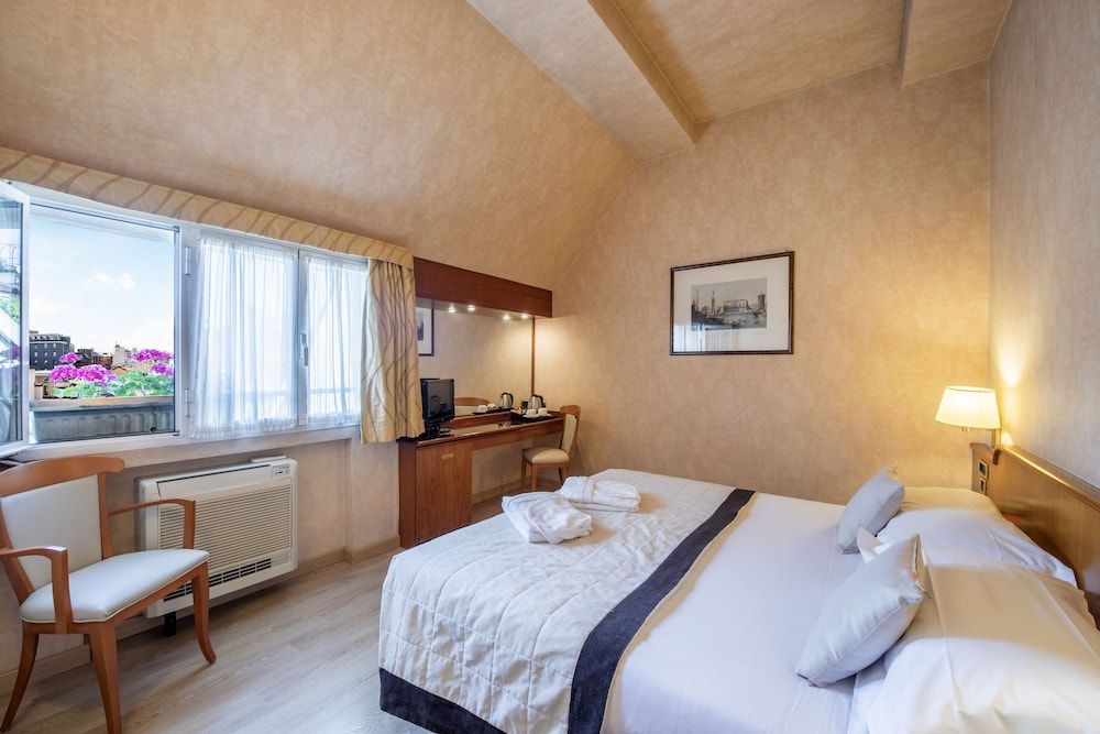 undefined Hotel Ascot 10