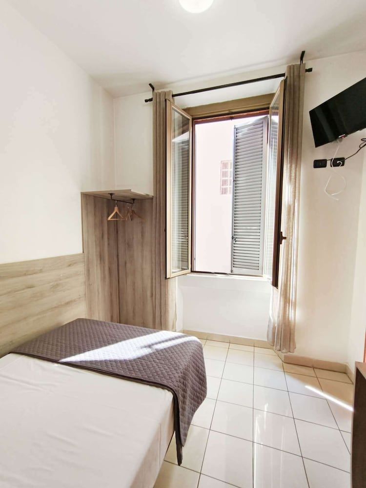 undefined Hotel Mondial 9