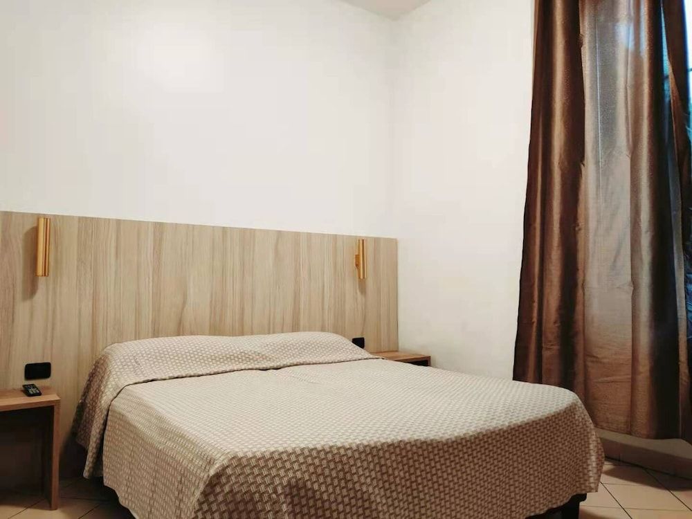 undefined Hotel Mondial 2