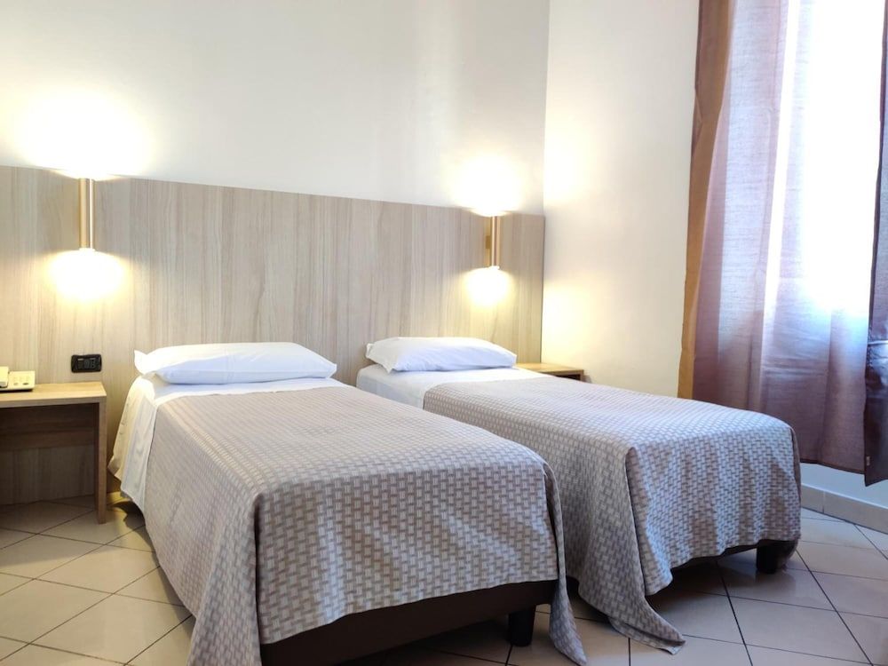 undefined Hotel Mondial 7