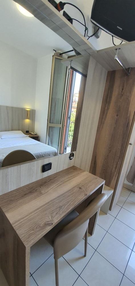 undefined Hotel Mondial 8