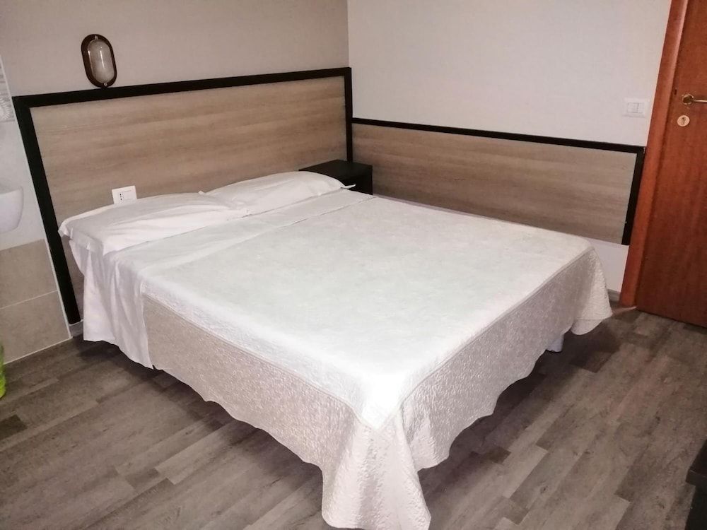 undefined Hotel Salus 10