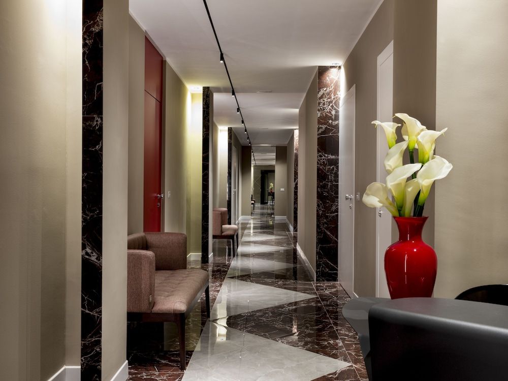 undefined 10 KEYS MILANO 8