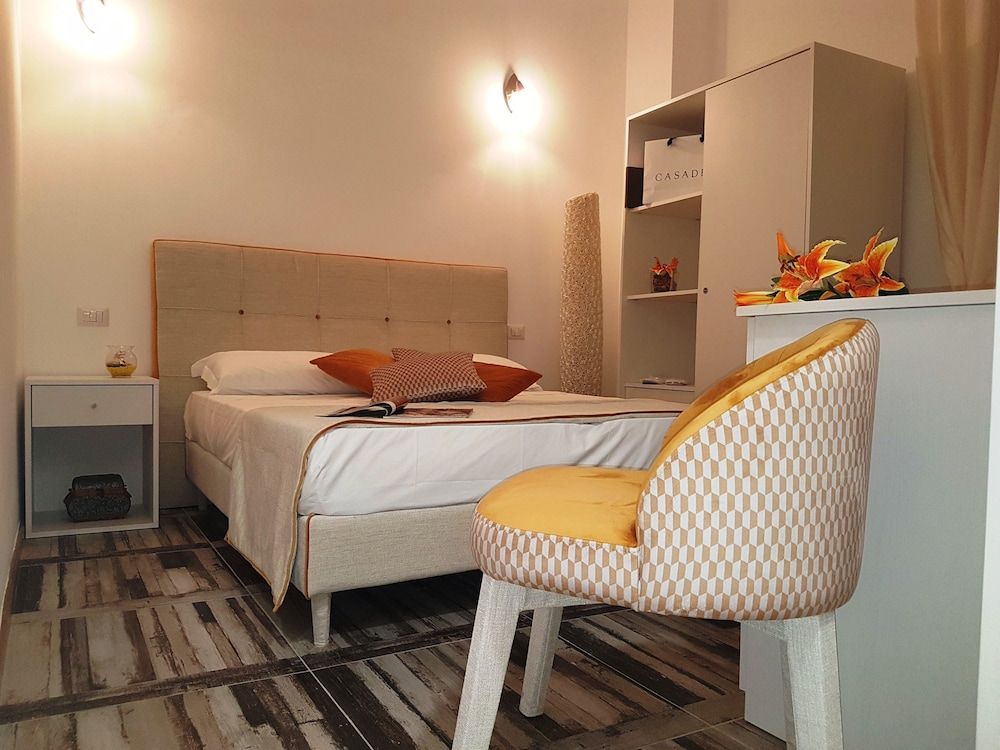 Home Flowers Milano Deluxe Double or Twin Room 2