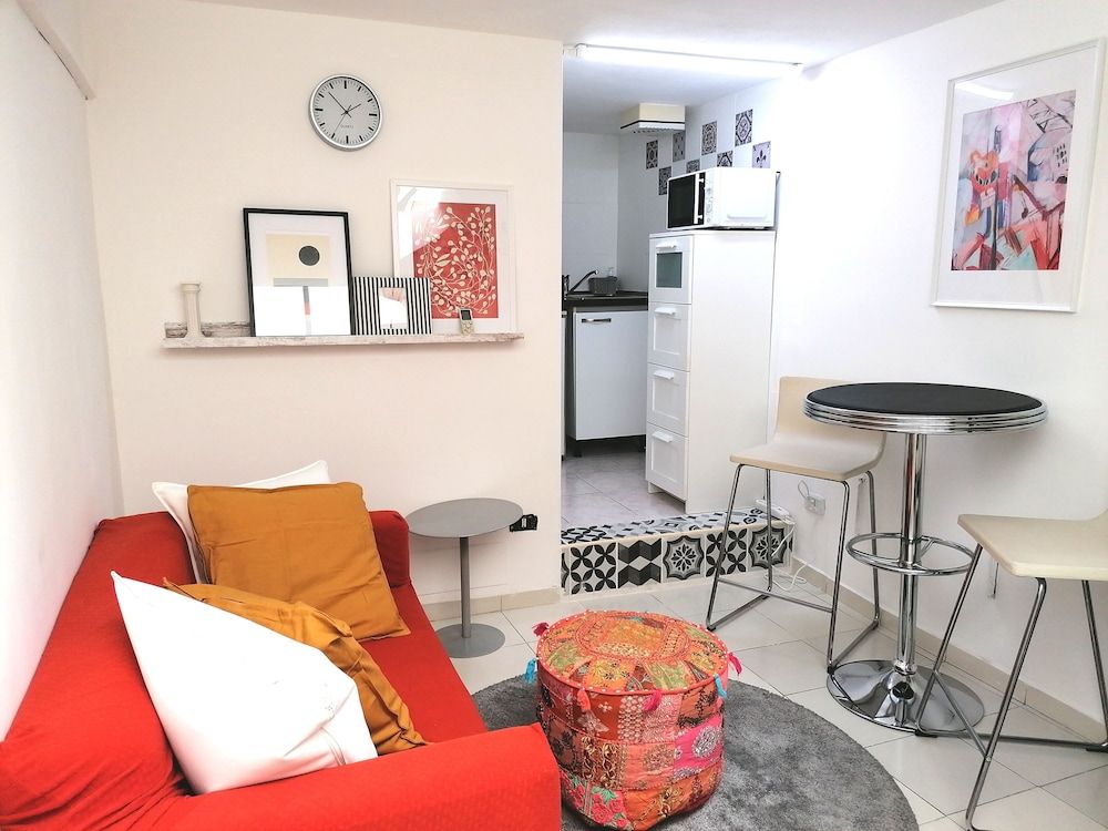 undefined Mercanti Attic Version 4