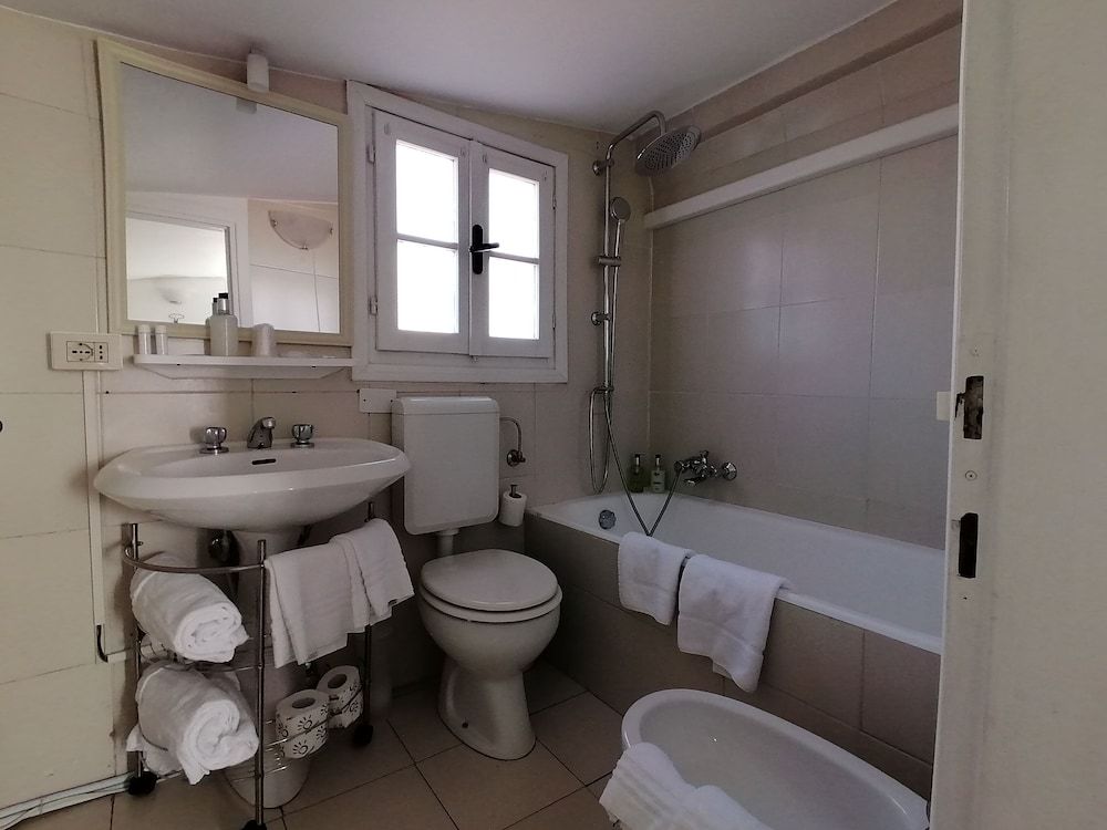 undefined Mercanti Attic Version 9