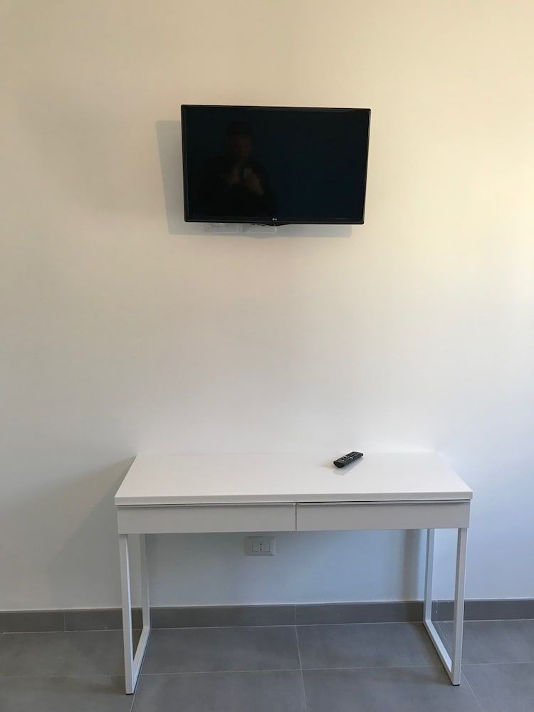 Joy Rooms Comfort Double or Twin Room, Courtyard View 5