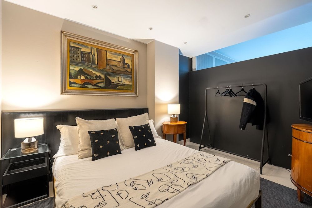 undefined The King Of Milan 5