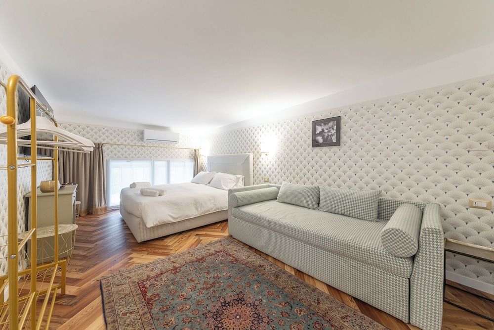 undefined Duomo Smart Suites 5