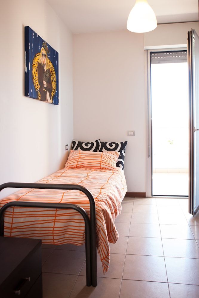 Housing32 Apartments Standard Apartment, 2 Bedrooms 4