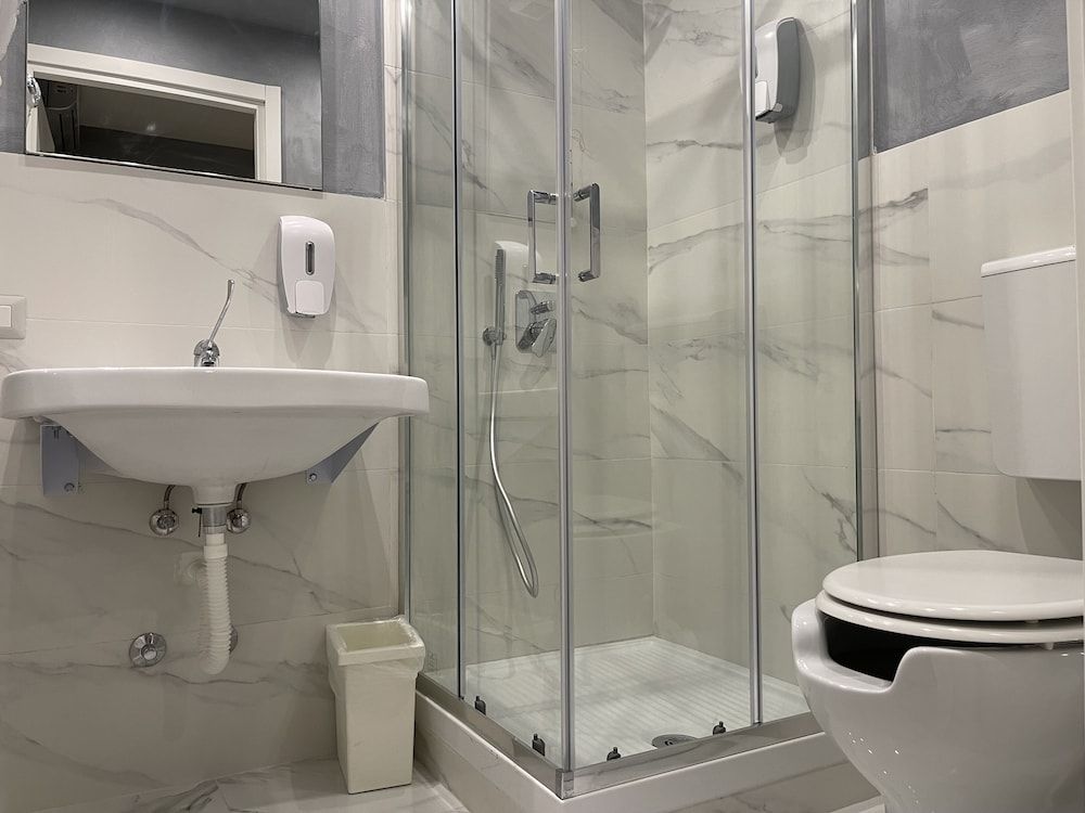 Lion University & Youth Hostel Milano Shared Dormitory, Women only, Shared Bathroom 52