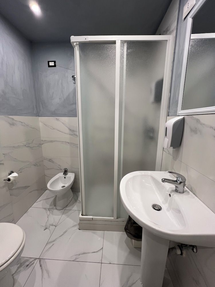 Lion University & Youth Hostel Milano Shared Dormitory, Women only, Shared Bathroom 68