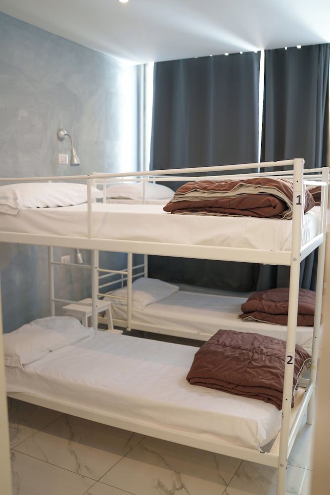 Lion University & Youth Hostel Milano Shared Dormitory, Women only, Shared Bathroom 37