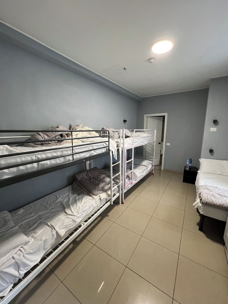 Lion University & Youth Hostel Milano Shared Dormitory, Women only, Shared Bathroom 18