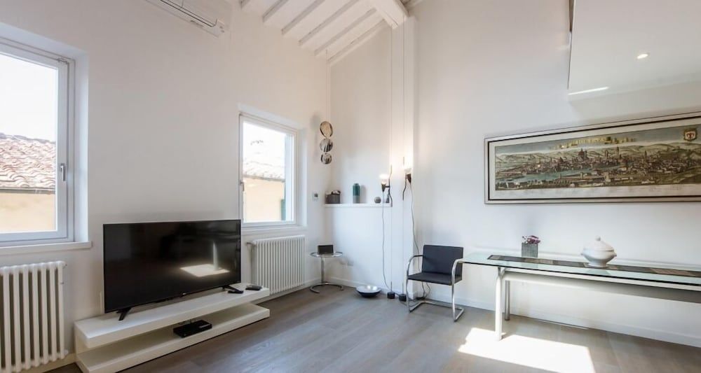 Florentapartments - Santo Spirito Apartment, 2 Bedrooms, Kitchen (Location: Via Santa Maria 36) 8