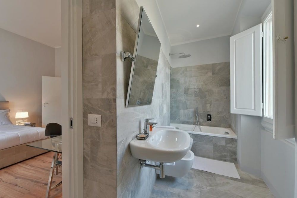 Santa Croce Terrace Deluxe Apartment, 6 Bedrooms 40