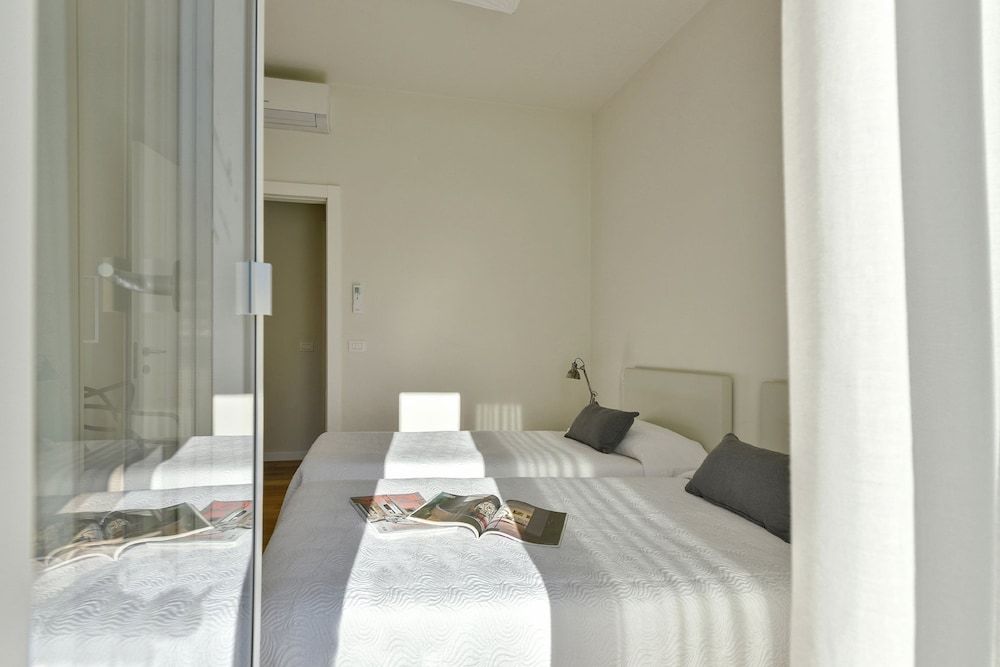 undefined Ponte Vecchio Guelfo 6