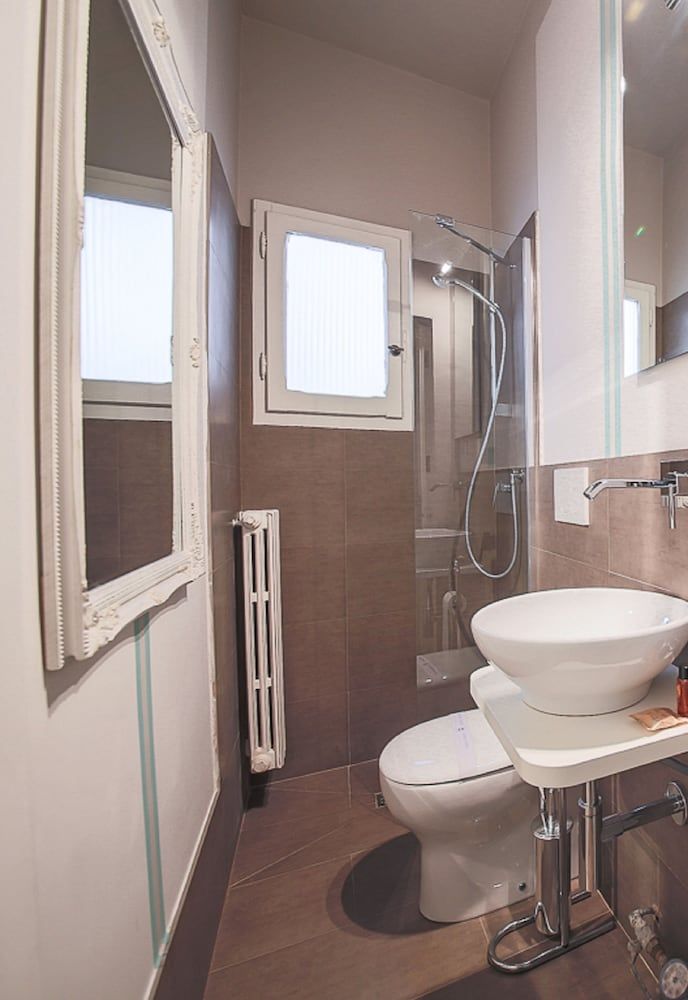 undefined Pinzochere White 9