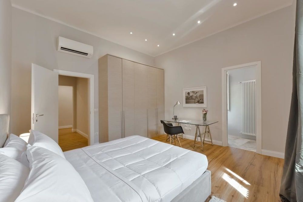 undefined Santa Croce Deluxe 6