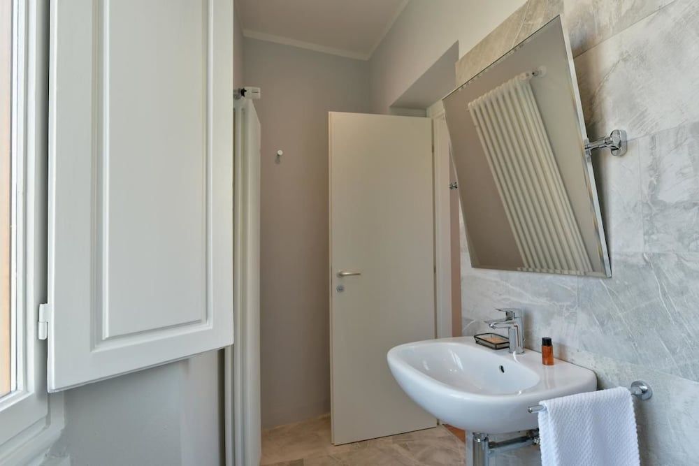 Santa Croce Deluxe Apartment, 4 Bedrooms 43