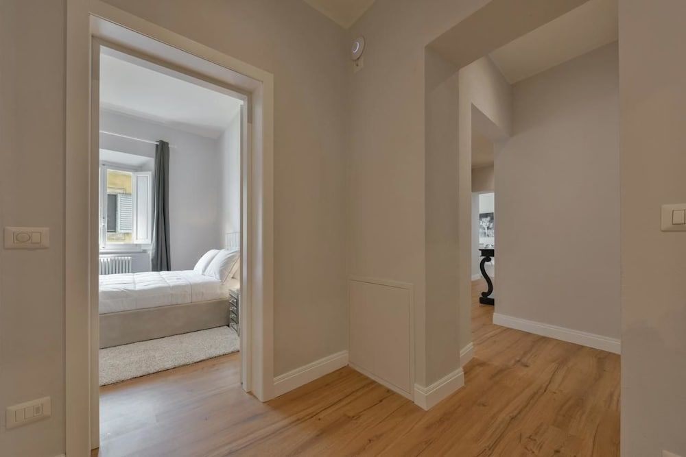 undefined Santa Croce Deluxe 8