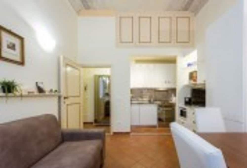 undefined Alfani Michelangelo 7