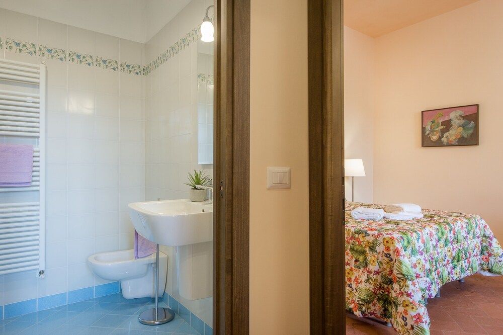 House in Florence Red Apartment, 2 Bedrooms 22