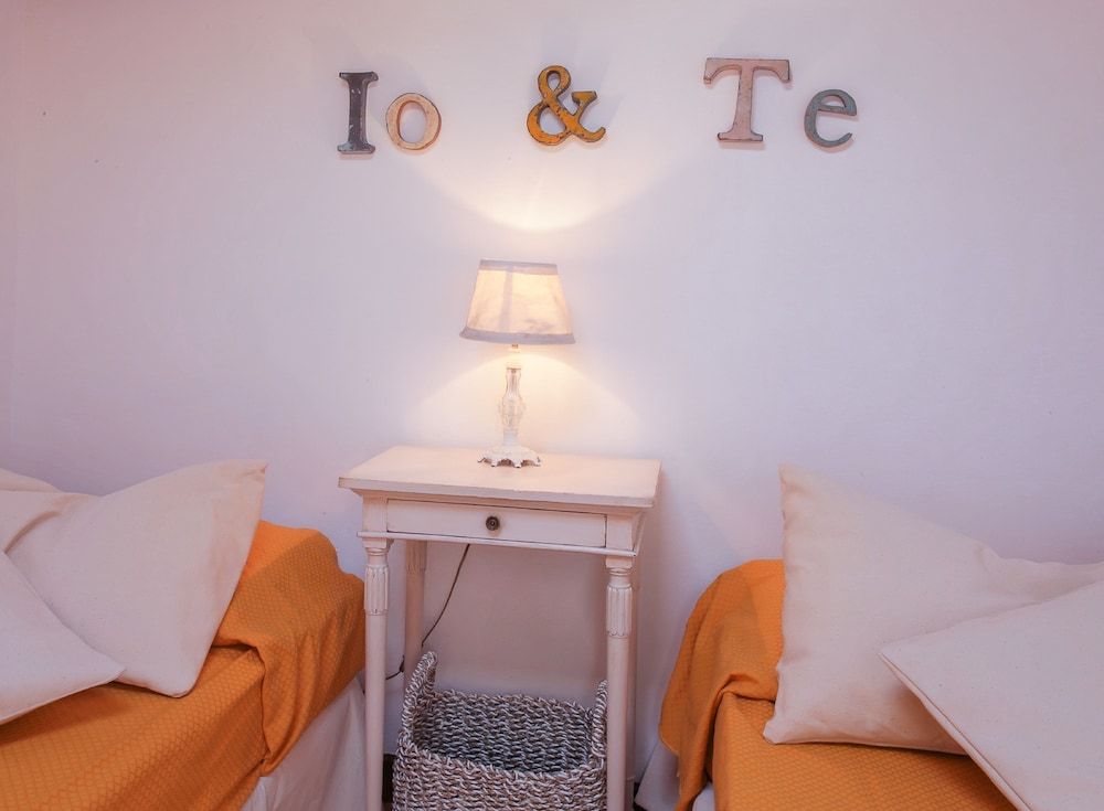 undefined Carlotta's Home 8