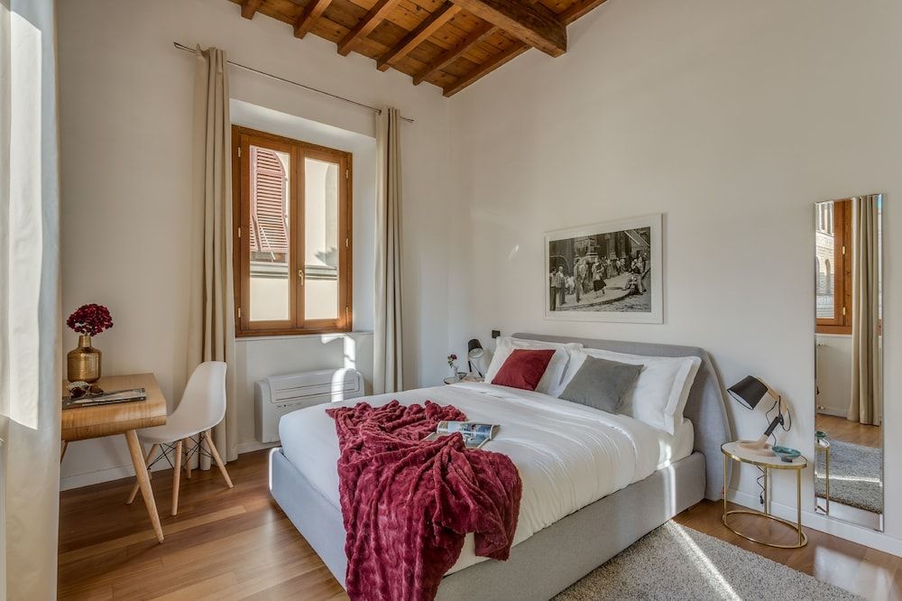 undefined Luna Chic 5