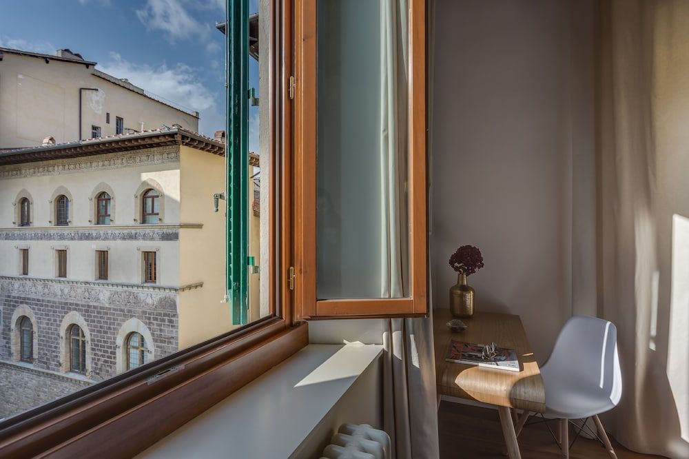 undefined Luna Chic 2