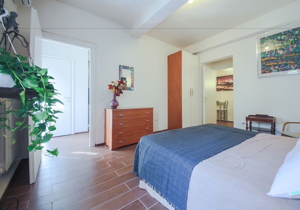 undefined Vivi Firenze 3