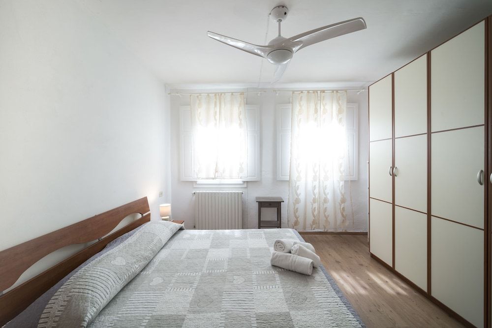 undefined Porcellana 25 House 4