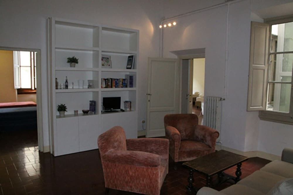 undefined Art Apartment Dante 8