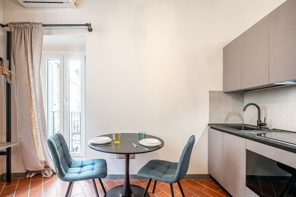 undefined Lambertesca Mono 6