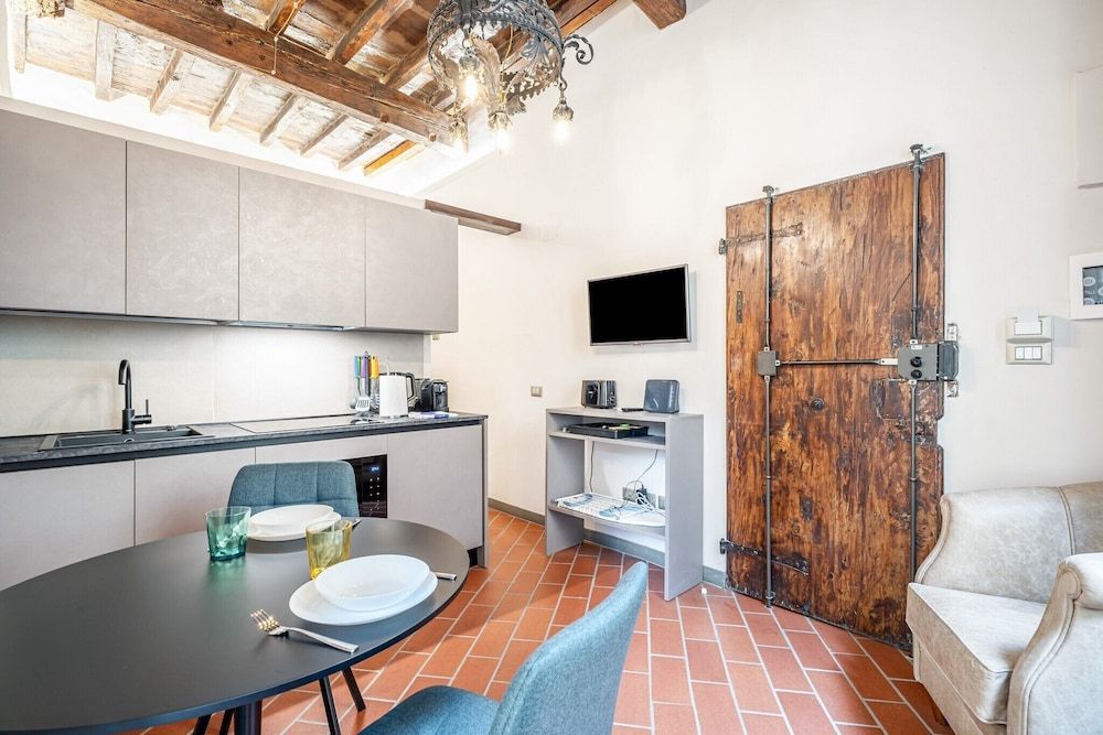 undefined Lambertesca Mono