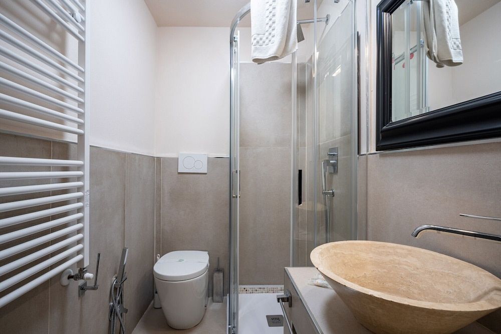 undefined Lambertesca Bilo 8