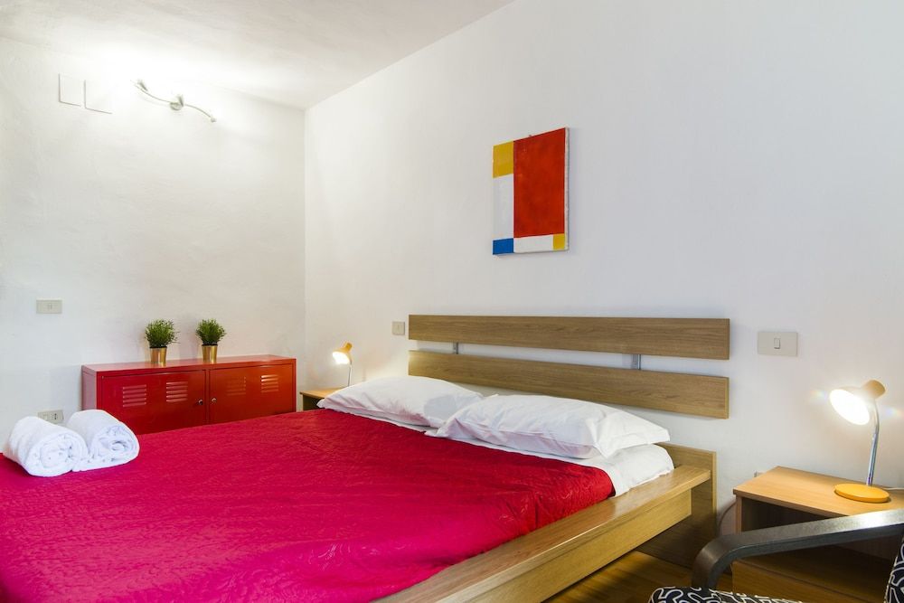 undefined Nelson Mandela Forum Flat 6