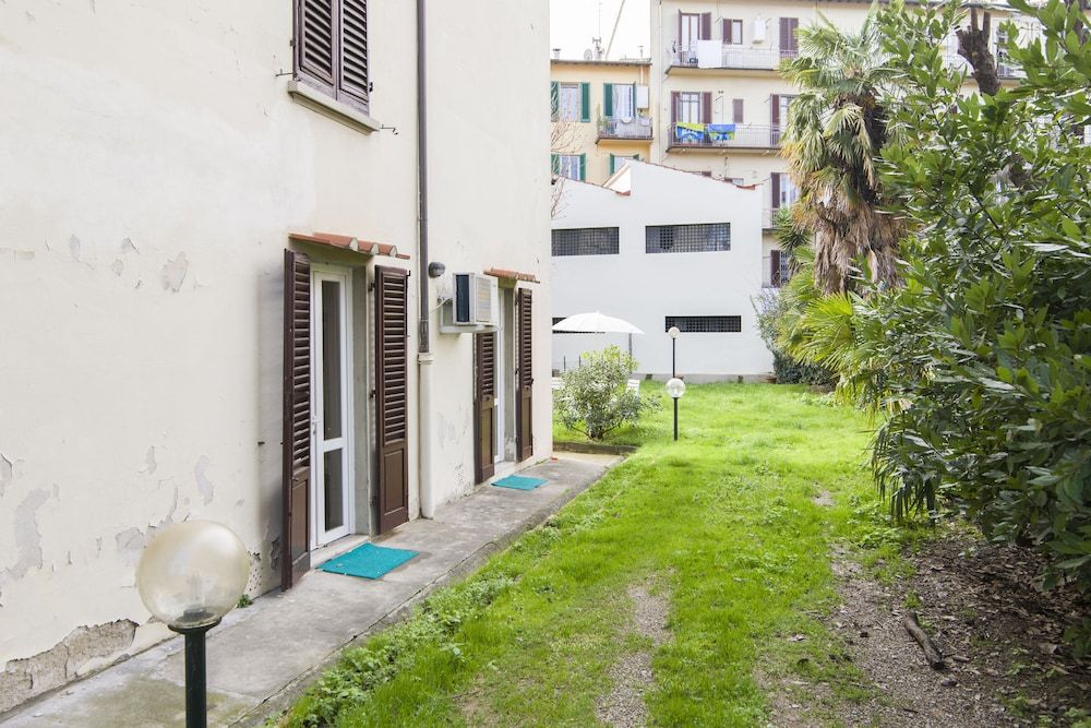 undefined Nelson Mandela Forum Flat 5