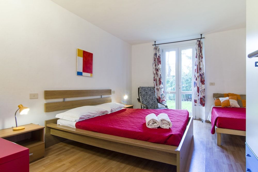 undefined Nelson Mandela Forum Flat