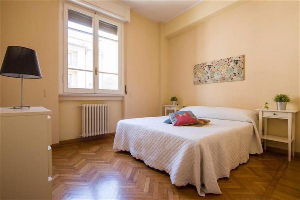 undefined Ponte Vecchio Exclusive Flat