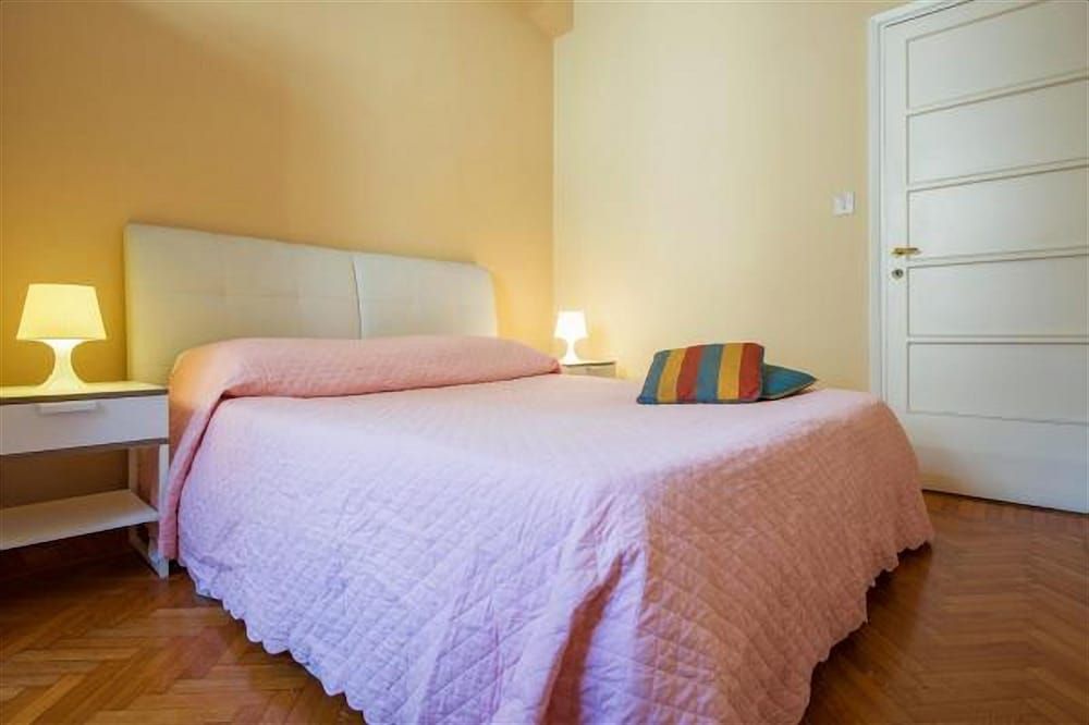 undefined Ponte Vecchio Exclusive Flat 6