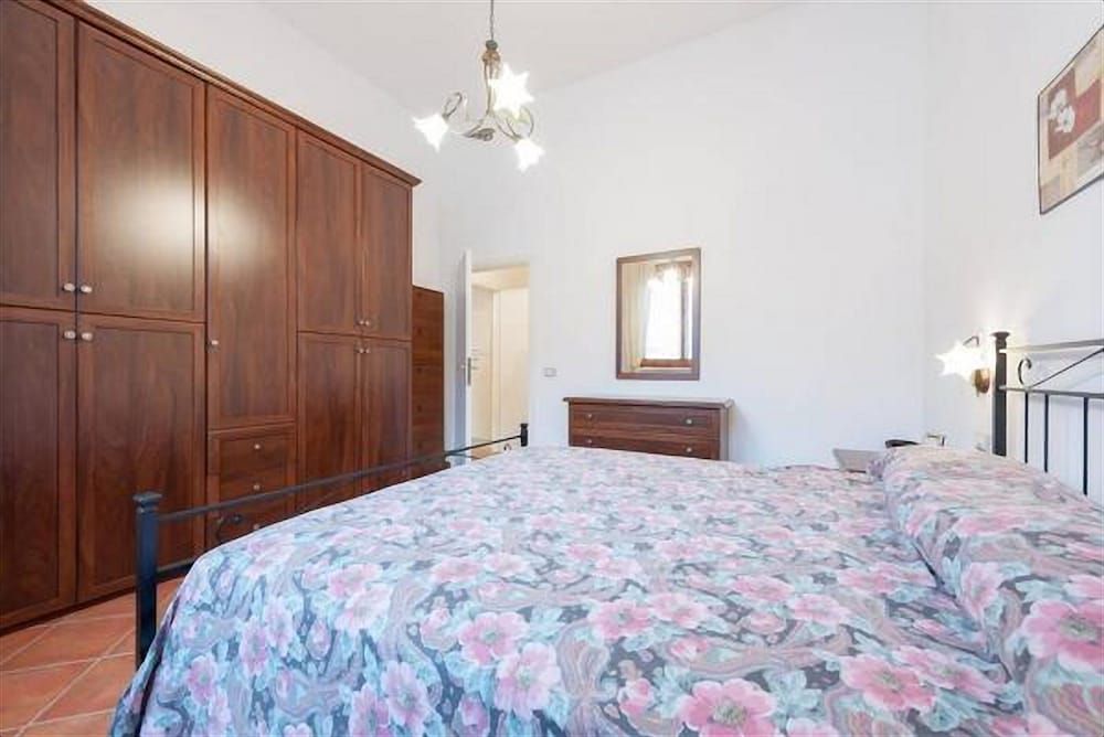 undefined A Different Side of Florence 6