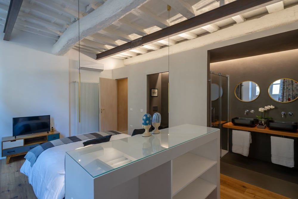 undefined Santo Spirito Exclusive 9