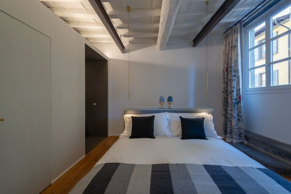 undefined Santo Spirito Exclusive 10