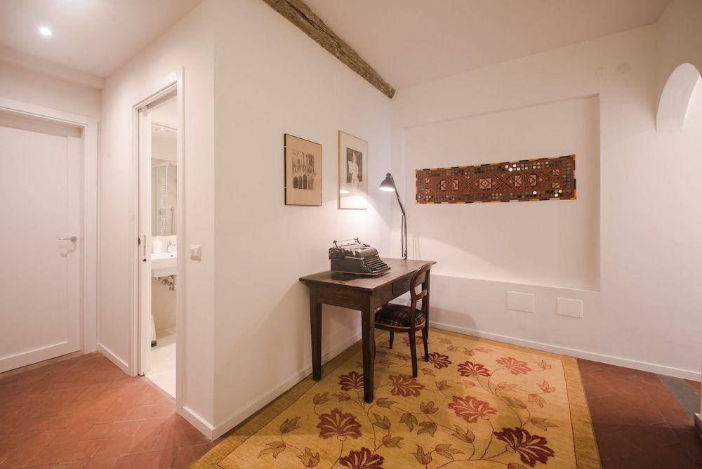 Well-Kept Apartment Short Walk to The Duomo Apartment, 1 Bedroom 13