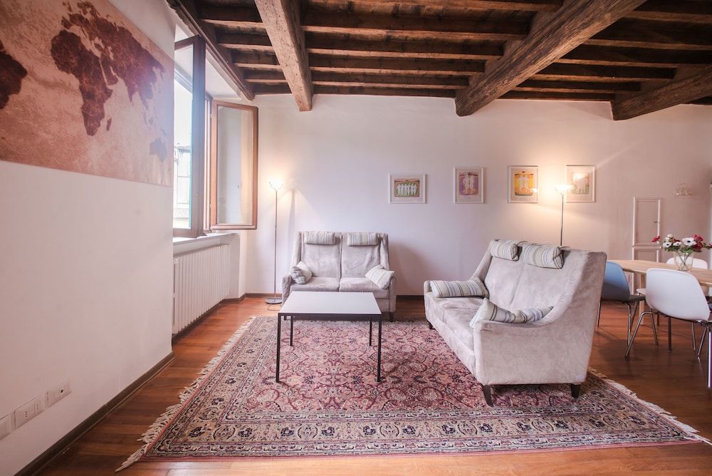 Well-Kept Apartment Short Walk to The Duomo Apartment, 1 Bedroom 11
