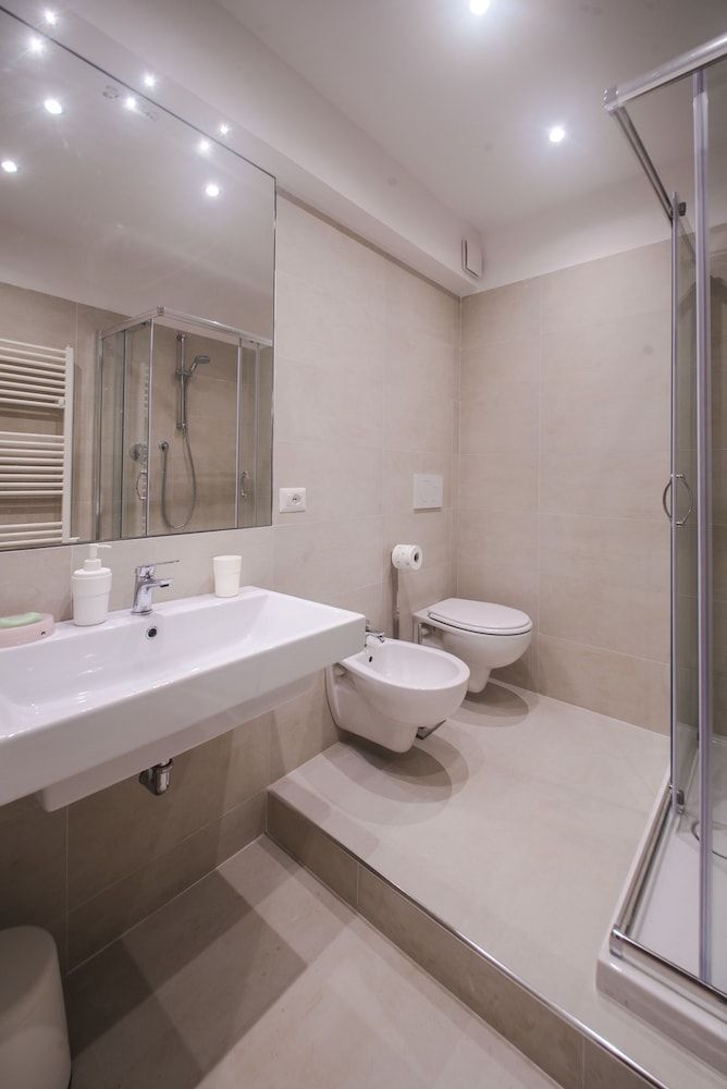 undefined Well-Kept Apartment Short Walk to The Duomo 3