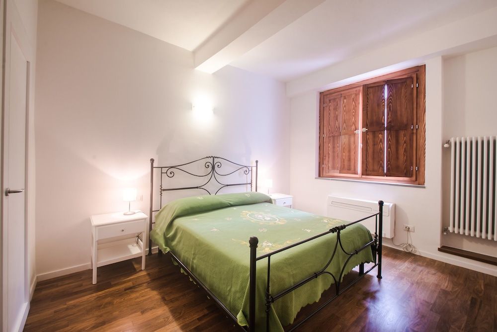 undefined Well-Kept Apartment Short Walk to The Duomo